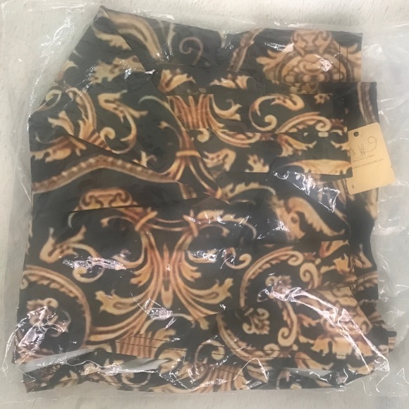 👑✅PRICE FIRM✅ Fabulous Fashion Baroque Print Blazer Cape. Brand new! - Picture 2 of 8